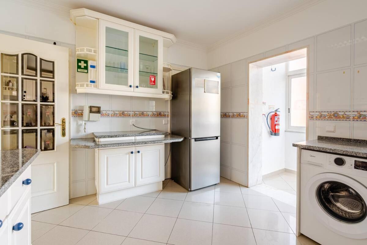 Alvide Guest House Alcabideche Esterno foto